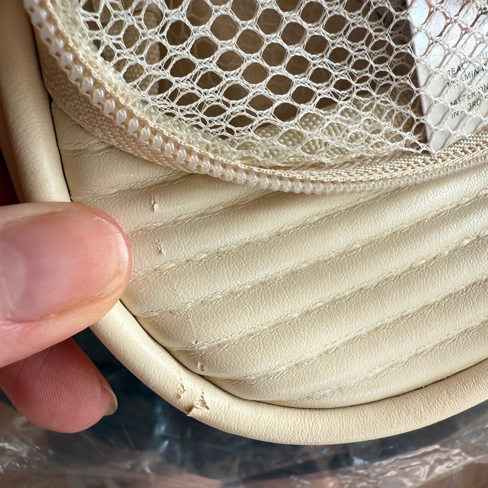 DEZI Cream Makeup Bag - Picture 6 of 6